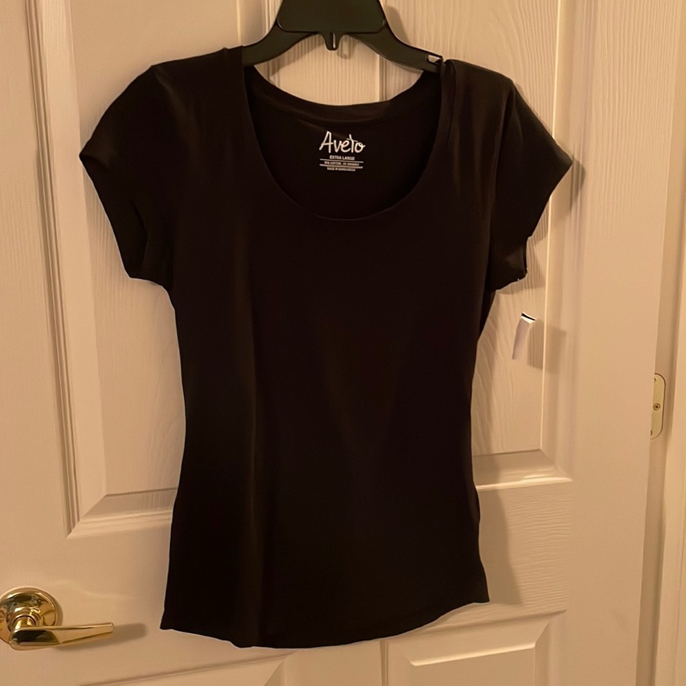 Black tee